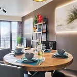 Cozy In With Wifi Апартаменты *